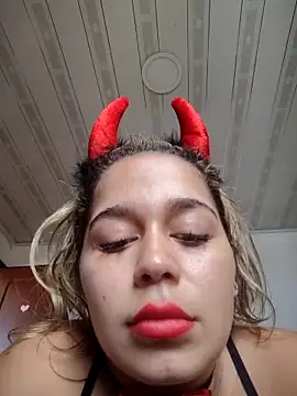 Snapshot of LaurenWelly_ chatting on 11-20-25, 06:07 LaurenWelly online show from 11-20-25, 06:07