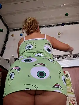 Snapshot of LaurenWelly_ chatting on 12-04-25, 07:44 LaurenWelly online show from 12-04-25, 07:44