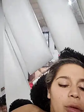 LaurenWelly  online show from 12-23-25, 04:10