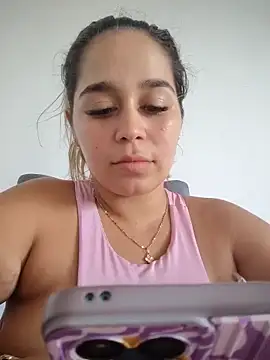 LaurenWelly  online show from 04-04-26, 09:12