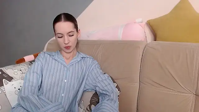 AmbrielHailey online show from 04-19-26, 07:05