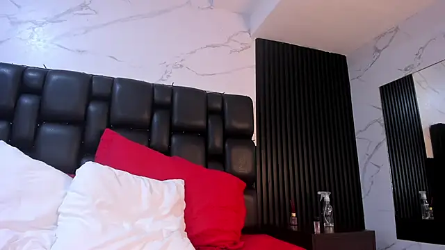 AuroraBon online show from 02-06-26, 07:02