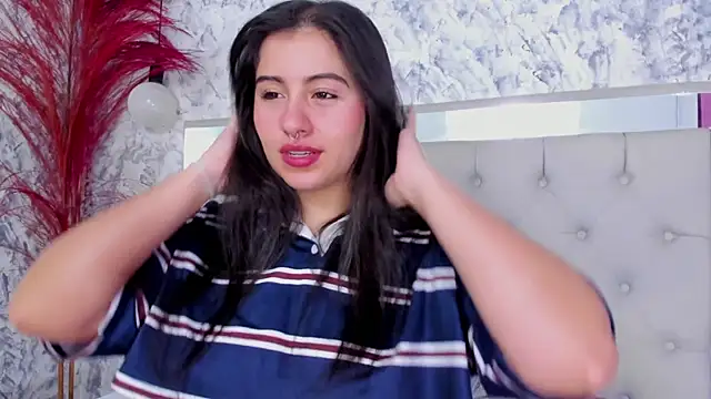 Snapshot of Megan_rossee chatting on 12-04-25, 11:19 Megan rossee online show from 12-04-25, 11:19