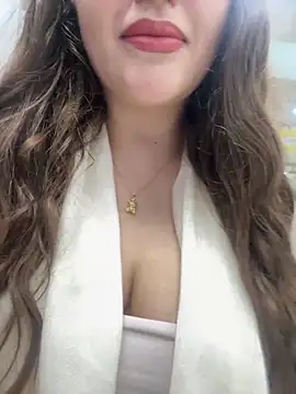 Elinatiranda online show from 03-13-26, 01:45