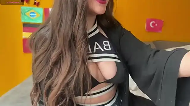Elinatiranda online show from 06-23-26, 11:19