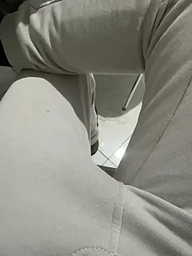 Snapshot of homidor chatting on 01-11-25, 11:02 homidor online show from 01-11-25, 11:02