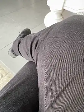 Snapshot of homidor chatting on 01-24-25, 11:26 homidor online show from 01-24-25, 11:26