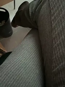 Snapshot of homidor chatting on 02-04-25, 02:21 homidor online show from 02-04-25, 02:21