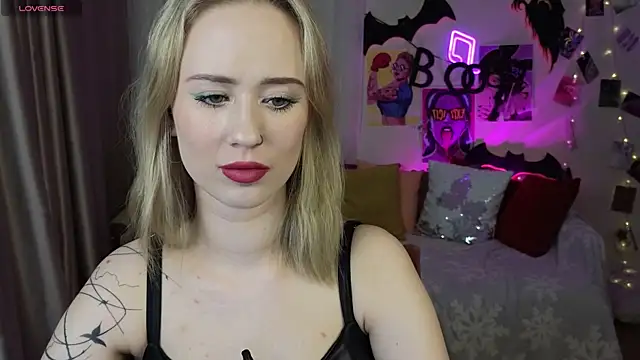 SashaBrooks online show from 11-02-25, 01:35