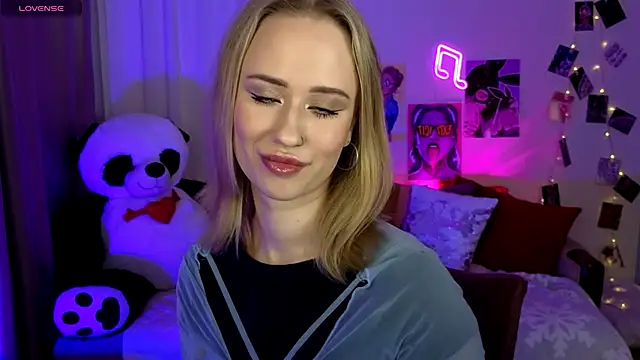 SashaBrooks online show from 11-15-25, 02:02