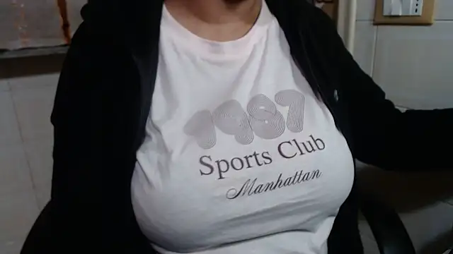 Foxlady2271 online show from 11-13-25, 12:48