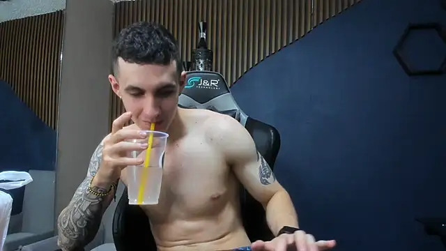 JacksonOlsenn online show from 02-02-25, 03:49