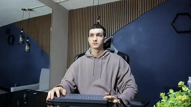 JacksonOlsenn online show from 02-12-25, 12:12