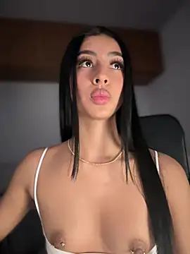 maddy bronw  online show from 03-22-25, 05:06