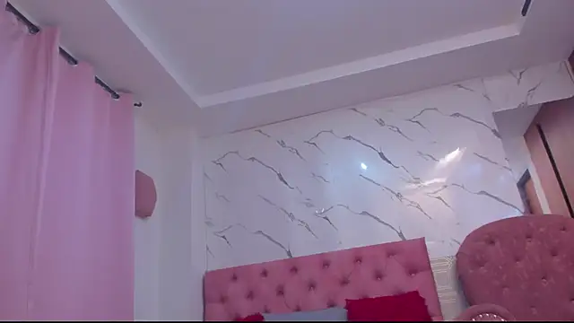 evelyn wine online show from 11-12-25, 07:13