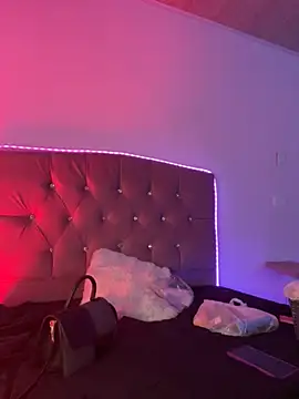 NINA 18 YEARS online show from 12-02-25, 09:21