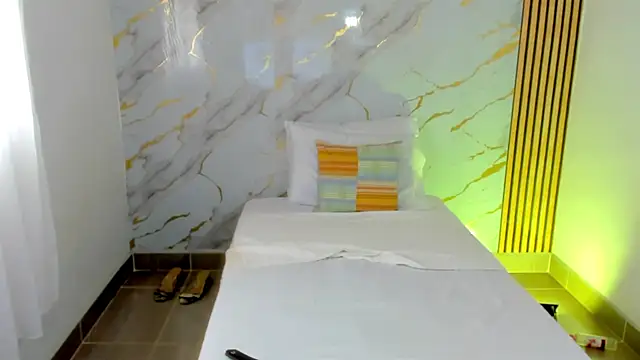 Snapshot of coralcarter1 chatting on 10-30-25, 05:46 coralcarter1 online show from 10-30-25, 05:46