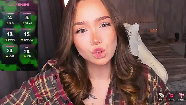 Snapshot of Evia_r0se chatting on 06-20-26, 10:07 Evia r0se online show from 06-20-26, 10:07
