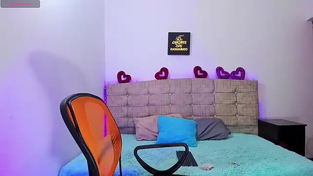 Catherine summer1 online show from 10-21-25, 07:36