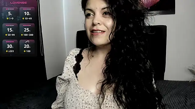 Snapshot of scarlett_w0lf chatting on 06-14-26, 05:37 scarlett w0lf online show from 06-14-26, 05:37