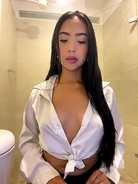 SOPHIACANDY19  online show from 10-06-25, 12:24