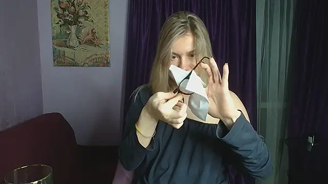 TaylorBre online show from 12-20-24, 03:47