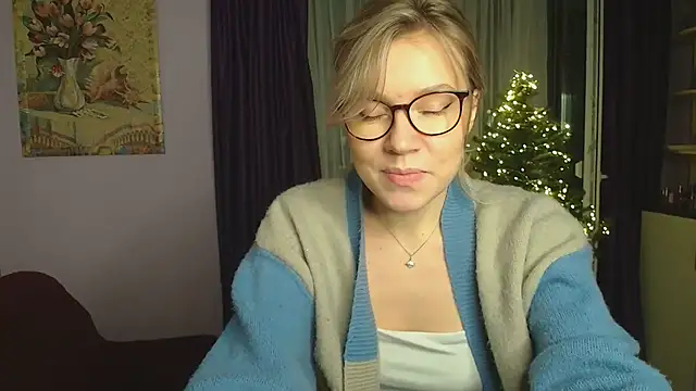 Snapshot of TaylorBre chatting on 12-24-24, 06:17 TaylorBre online show from 12-24-24, 06:17