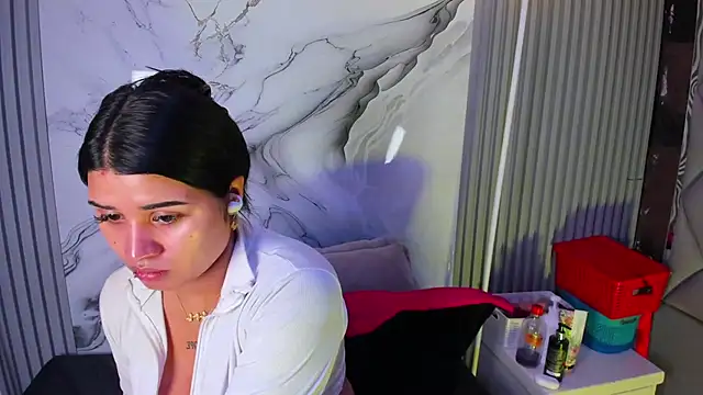 venusowen  online show from 05-12-26, 01:30