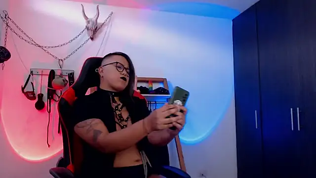 LilithSharon online show from 10-15-25, 05:13