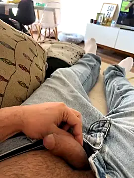 Snapshot of bomvivant2 chatting on 11-29-25, 07:17 bomvivant2 online show from 11-29-25, 07:17