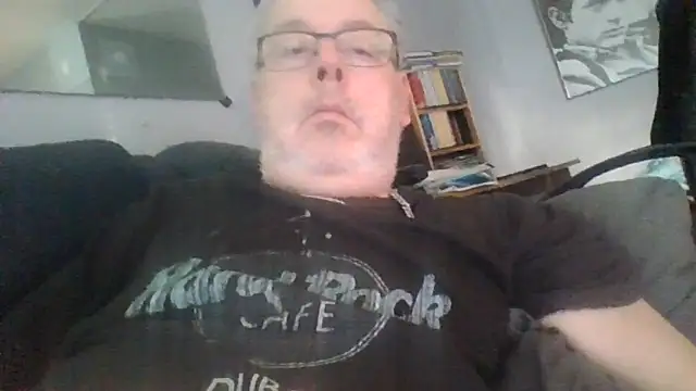 Snapshot of donswede61 chatting on 03-09-26, 03:38 donswede61 online show from 03-09-26, 03:38
