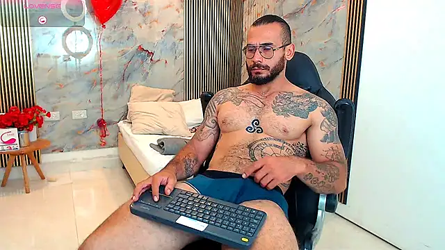 Snapshot of hanz_col chatting on 02-11-25, 02:02 hanz col online show from 02-11-25, 02:02