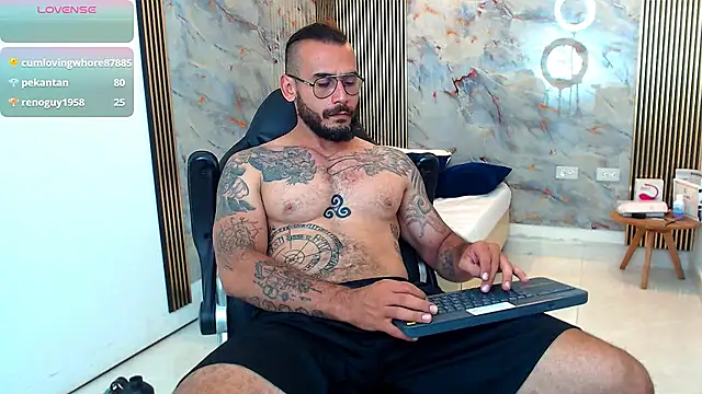 Snapshot of hanz_col chatting on 02-25-25, 12:47 hanz col online show from 02-25-25, 12:47