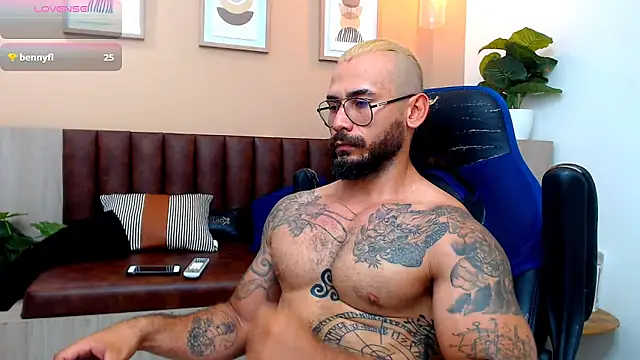 Snapshot of hanz_col chatting on 03-21-25, 03:35 hanz col online show from 03-21-25, 03:35