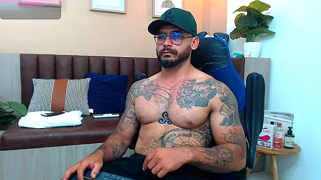 Snapshot of hanz_col chatting on 03-22-25, 04:56 hanz col online show from 03-22-25, 04:56