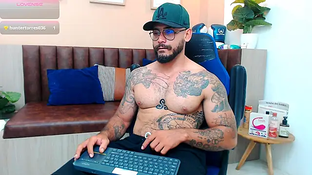 Snapshot of hanz_col chatting on 03-22-25, 12:25 hanz col online show from 03-22-25, 12:25