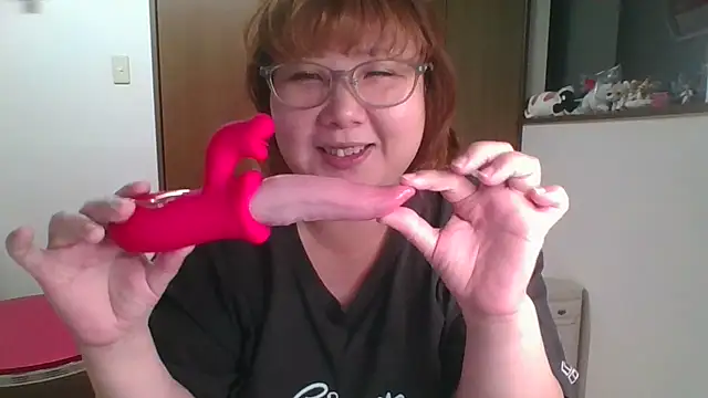 Snapshot of SAKU-RA-chan chatting on 06-10-26, 03:00 SAKU-RA-chan online show from 06-10-26, 03:00