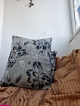 Snapshot of FoxRineHelen chatting on 03-10-25, 01:21 FoxRineHelen online show from 03-10-25, 01:21