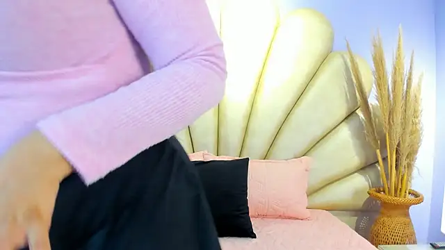 Isis Osman online show from 04-21-26, 07:50