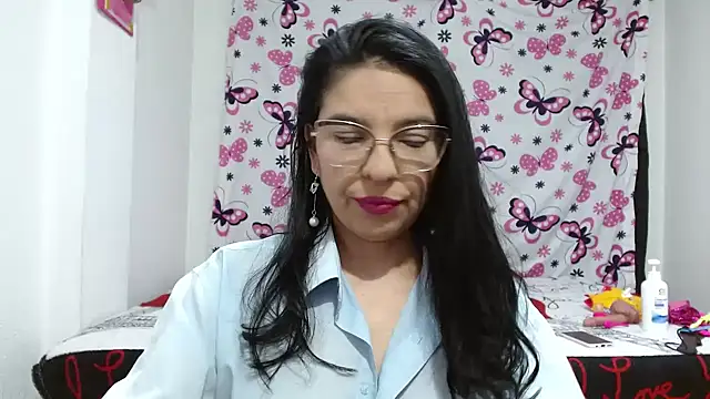 Snapshot of anybellucci43 chatting on 02-11-25, 02:25 anybellucci43 online show from 02-11-25, 02:25