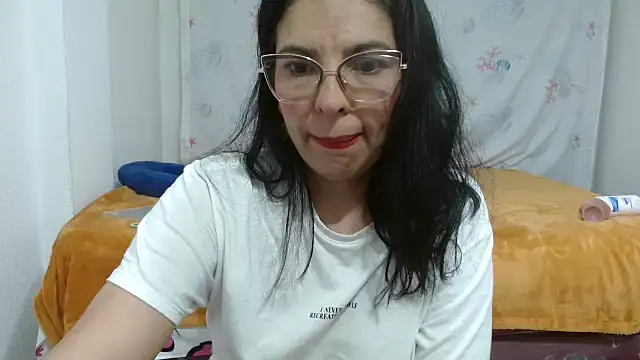 Snapshot of anybellucci43 chatting on 03-16-25, 03:47 anybellucci43 online show from 03-16-25, 03:47