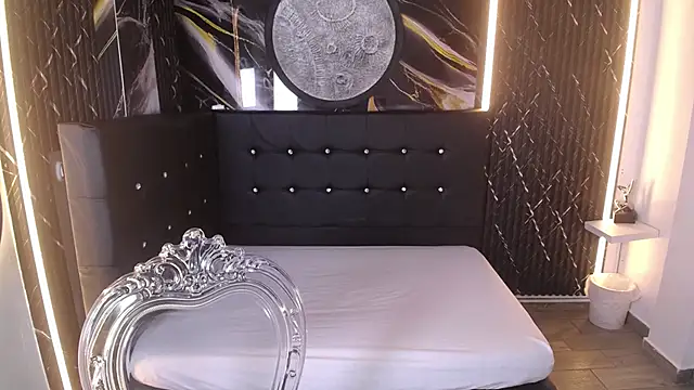 Bruja  Scarlata online show from 10-07-25, 10:12