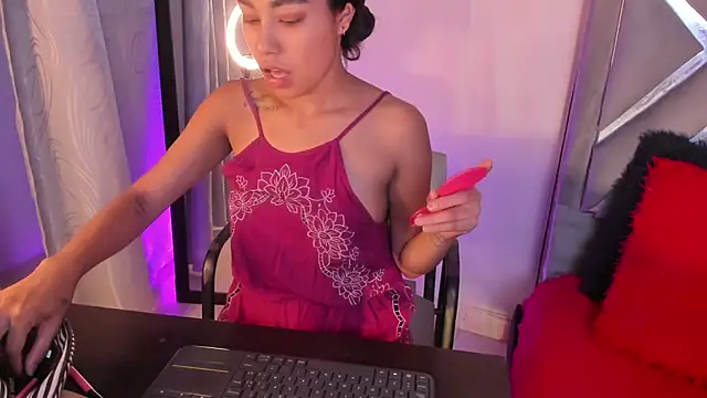 Monica lopez online show from 03-06-25, 07:21