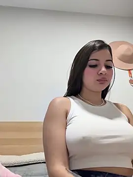 Snapshot of AnitaKariri chatting on 02-12-25, 02:10 AnitaKariri online show from 02-12-25, 02:10