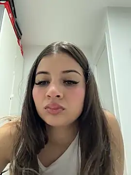 Snapshot of AnitaKariri chatting on 02-14-25, 10:07 AnitaKariri online show from 02-14-25, 10:07