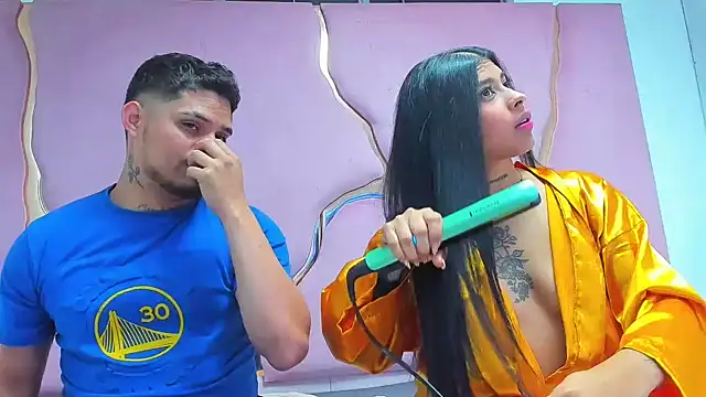 Snapshot of MelissaAndZeuss chatting on 01-09-25, 09:06 MelissaAndZeuss online show from 01-09-25, 09:06