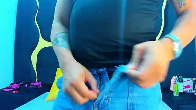 Snapshot of MelissaAndZeuss chatting on 03-14-25, 04:21 MelissaAndZeuss online show from 03-14-25, 04:21