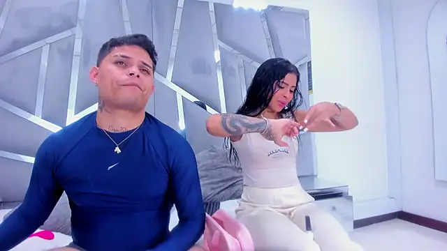 Snapshot of MelissaAndZeuss chatting on 03-15-25, 05:19 MelissaAndZeuss online show from 03-15-25, 05:19