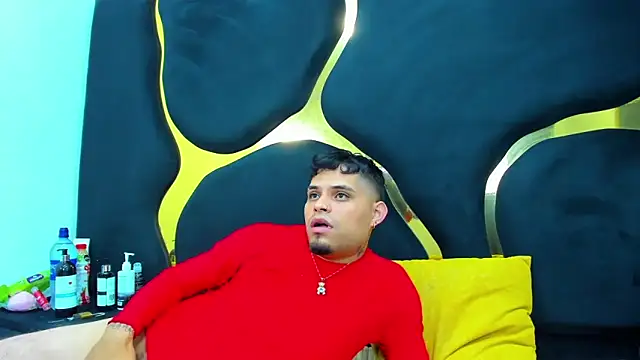 Snapshot of MelissaAndZeuss chatting on 10-11-25, 05:17 MelissaAndZeuss online show from 10-11-25, 05:17