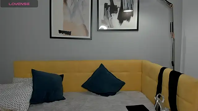 Linda Insatiable online show from 03-09-25, 04:38